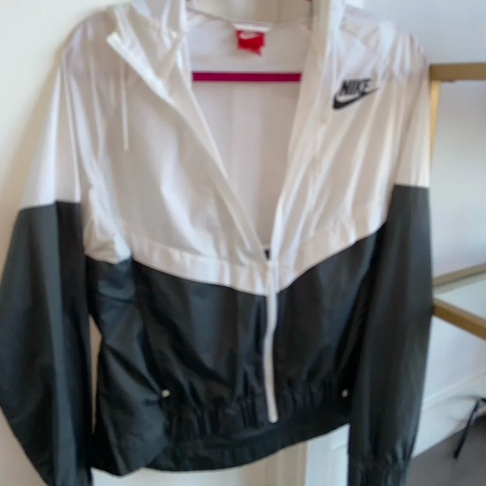 Nike Windbreaker -Black/White Color (M) - Picture 1 of 6